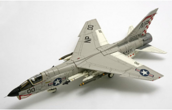 Vought F-8E Crusader Diecast Model USN VF-211 Fighting Checkmates NP100 USS Bon Homme Richard Vietnam 1967 (Wings of Heroes)