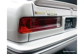 NISSAN Cedric Cima (Y31), pearl white