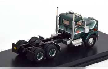 DIAMOND Reo Raider SBFA towing vehicle (1974), green metallic white