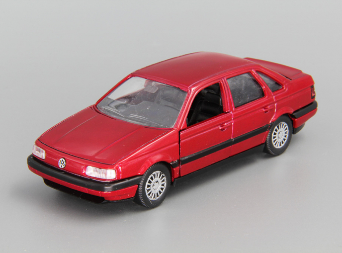 VOLKSWAGEN Passat B3 (1988), red