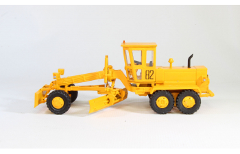 ДЗ-143 автогрейдер, желтый