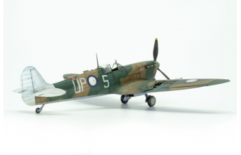 Сборная модель Spitfire Mk.Vc TROP ProfiPACK edition