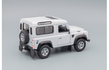 LAND ROVER Defender 90 white