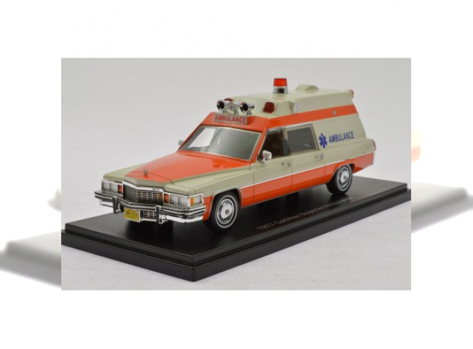 CADILLAC Superior Ambulance (скорая медицинская помощь) 1977 White/Orange