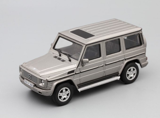 MERCEDES-BENZ G-Class G500, grey