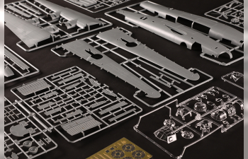 Сборная модель американский тяжёлый бомбардировщик US B-24J Liberator
