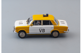 LADA 1500 VB, yellow