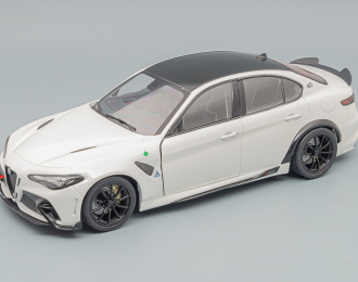 ALFA ROMEO Giulia GTA (2022), white metallic black