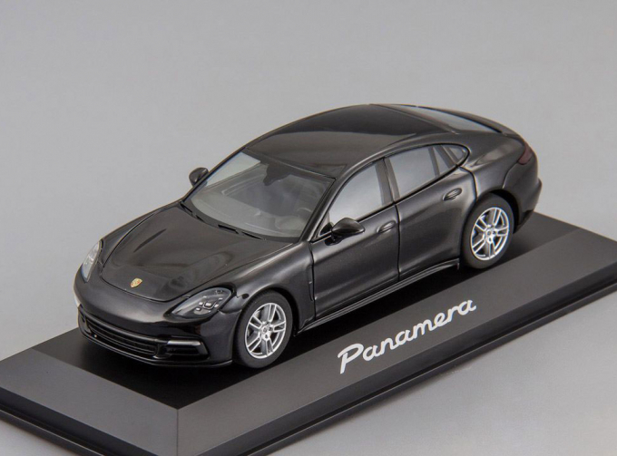 PORSCHE Panamera (2016), black