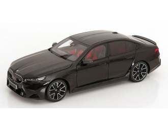 BMW M5 2024, black metallic