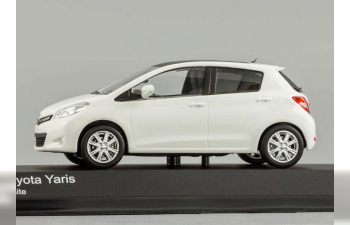 TOYOTA Yaris (2012), white