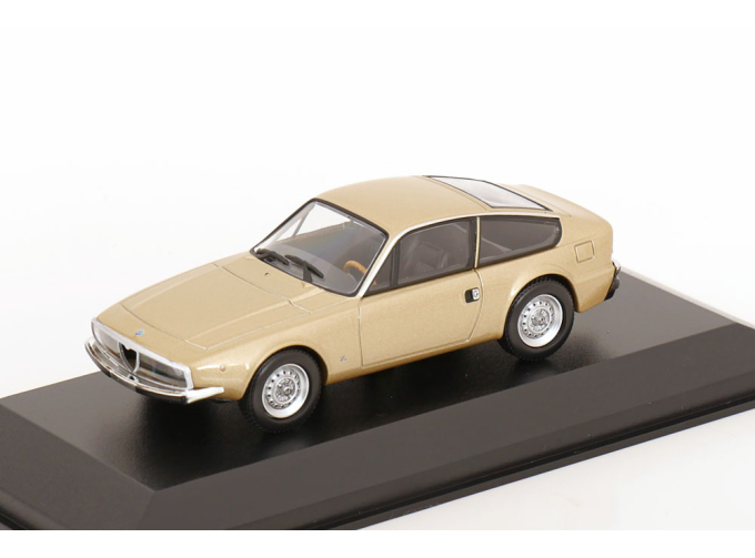 ALFA ROMEO 1600 Junior Z (1972), golden