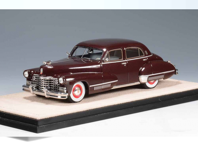 CADILLAC Sixty Special (1942), Madeira Maroon