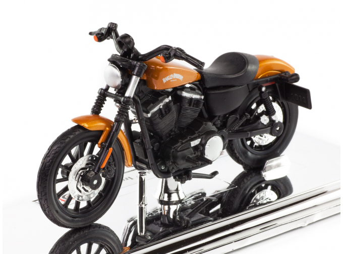 HARLEY DAVIDSON Sportster Iron 883 (2014), orange / black