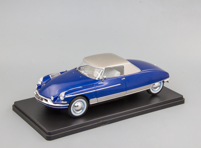 CITROEN DS 19 Le Dandy Coupe Chapron (1964), Blue/Silver