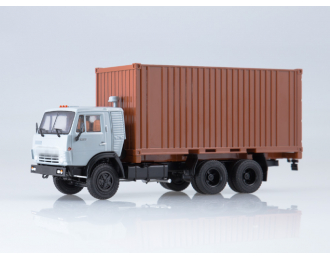 Камский грузовик 53212 с 20-футовым контейнером, серый / коричневый