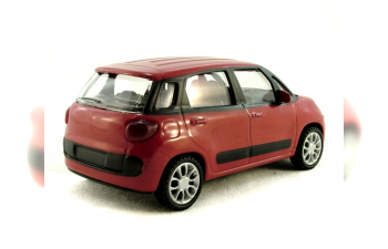 FIAT 500L, red