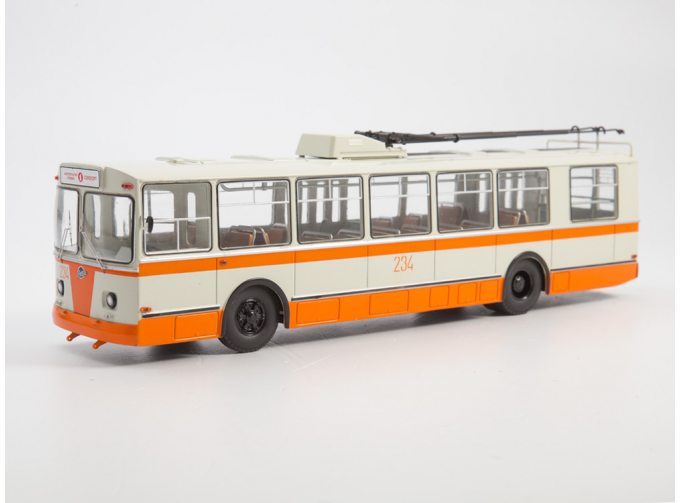 Троллейбус ЗИУ-9 г.Хабаровск маршрут №1, белый / оранжевый