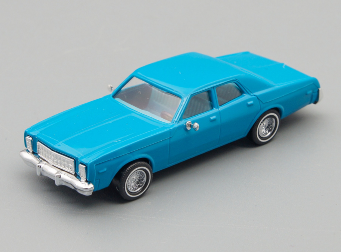 PLYMOUTH Fury, lightblue