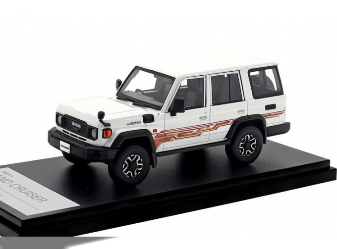 TOYOTA Land Cruiser 70 AX (2023), белый