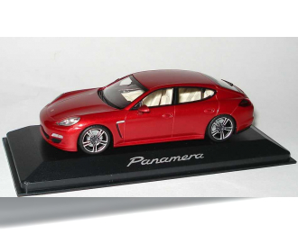 PORSCHE Panamera, rubin red