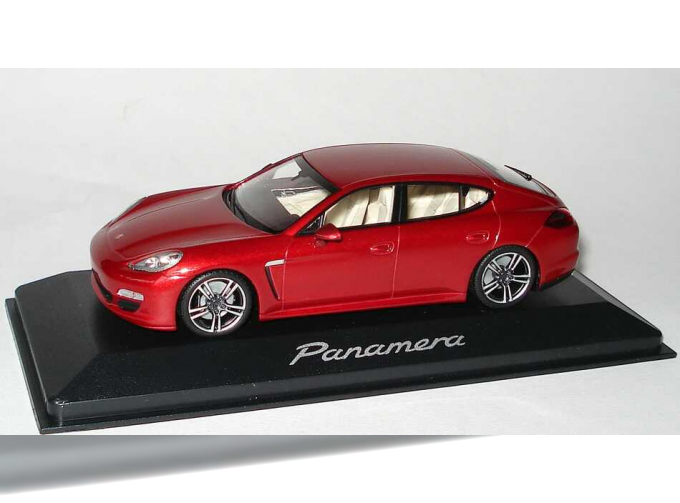 PORSCHE Panamera, rubin red