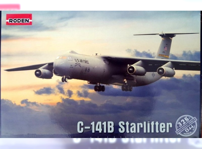 Сборная модель Самолет Lockheed C-141B Starlifter