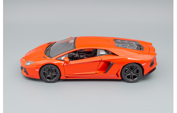 LAMBORGHINI Aventador LP700-4, orange