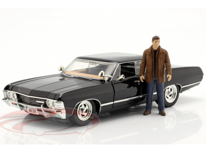 CHEVROLET - IMPALA SPORT SEDAN WITH DEAN WINCHESTER FIGURE 1967 - SUPERNATURAL JOIN THE HUNT