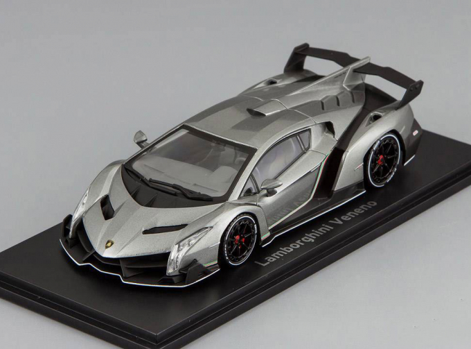 LAMBORGHINI Veneno, grey metallic with white stripe