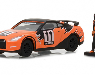 NISSAN GT-R (R35) с фигуркой 2011