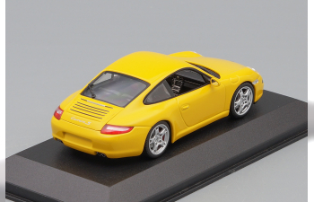 PORSCHE 911 Carrera S Type 997, yellow