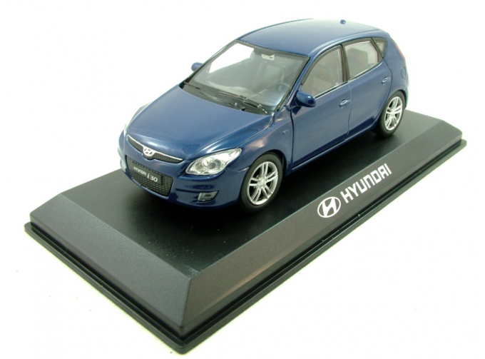 HYUNDAI i30 (2009), blue