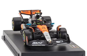 McLAREN F1 Mcl39 Team Mclaren №4 World Champion Winner Silverstone British Gp (2025) Lando Norris - With Pilot And Showcase, Orange Chrome Black