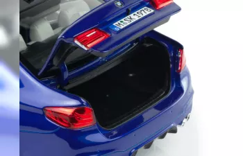 BMW M5 F90 Limousine (2018), Marina Bay Blue