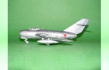 Сборная модель Самолет  МиГ-15 бис