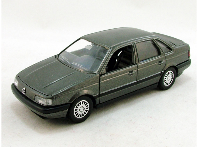 VOLKSWAGEN Passat Sedan (B3), серый