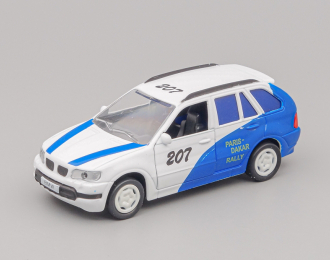 BMW X6, white / blue