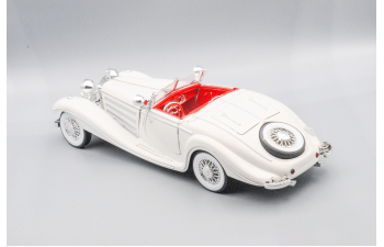 MERCEDES-BENZ 500K, белый, 30 см