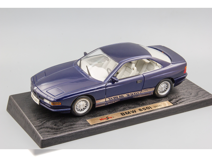 BMW 850i (1990), blue