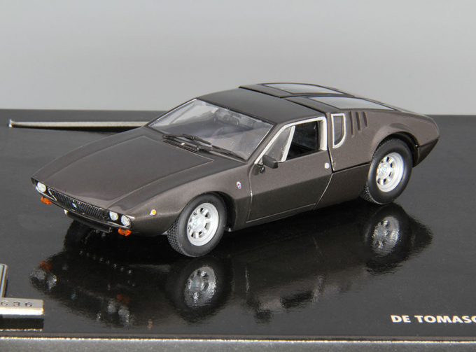 DE TOMASO Mangusta (1969) , brown metallic