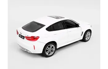 BMW X6M (2018), white