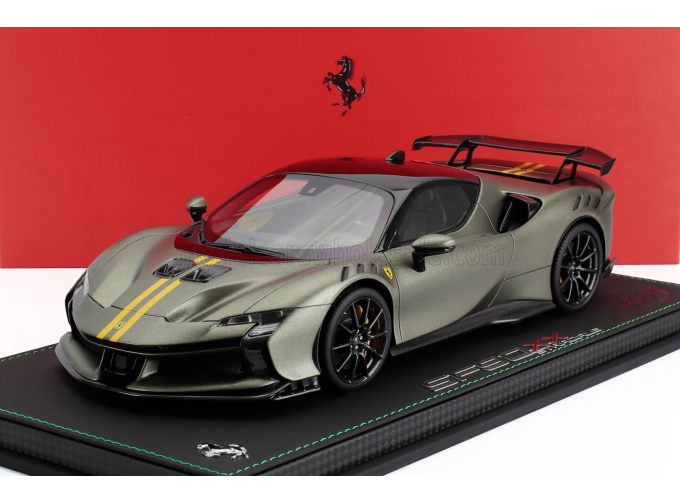 FERRARI Sf90 Xx Stradale 2024 - Con Vetrina - With Showcase, Verde Masoni Opaco - Matt Green Yellow