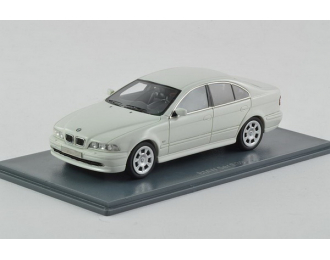 BMW 520i (E39) 2002 White