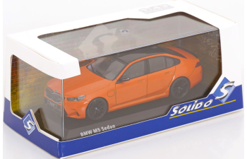 BMW M5 (G90) Saloon (2025), orange