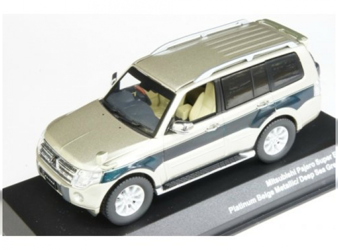 MITSUBISHI Pajero Long S-E, beige / green