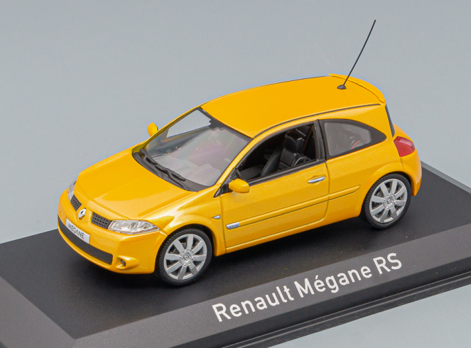 RENAULT Megane RS 2004, yellow sirius