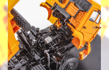 Камский грузовик 6522 самосвал, оранжевый