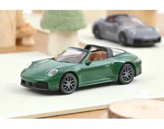 PORSCHE 911 GTS Targa *Jet-car* (2024), British racing green 