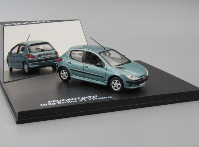 PEUGEOT 206 Berline XT Premium (1998), blue metallic